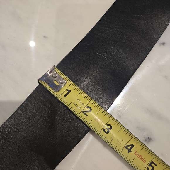 (36) Brave black leather belt - Picture 8 of 9